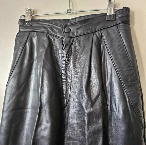 Danier Vintage Leather Pleated Cigarette Pants made in Canada Size 4 - Picture 4 of 10